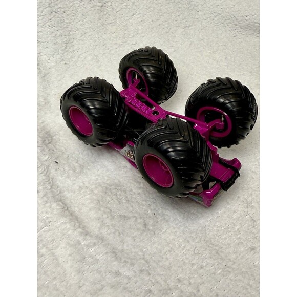 Muscle Machines Creature Of The Black Lagoon Dodge Monster Patrol 1:64 Scale - Picture 5 of 6